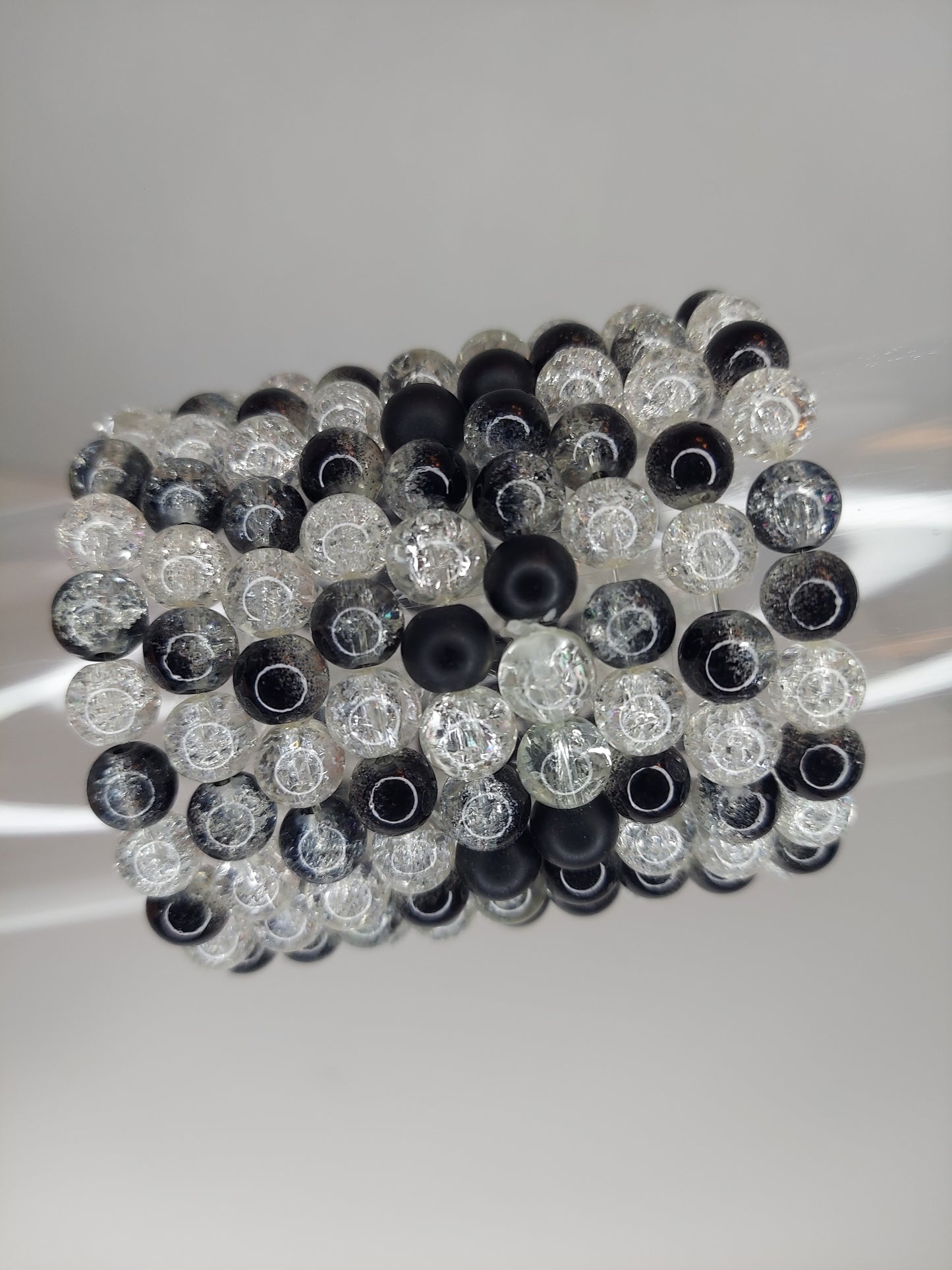 Black and White Crackle Glass Beaded Bracelet (1pc)