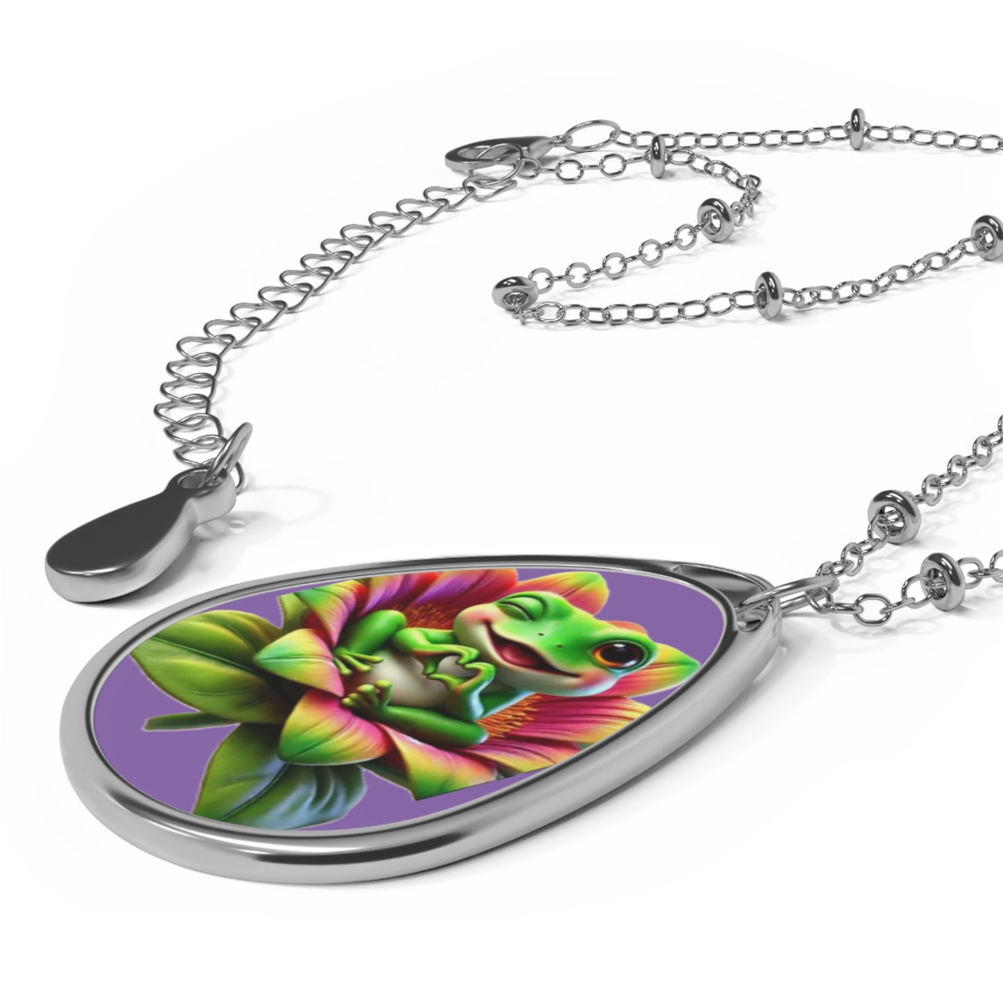 Colorful Gecko Oval Necklace - Playful Nature-Inspired Jewelry for Animal Lovers