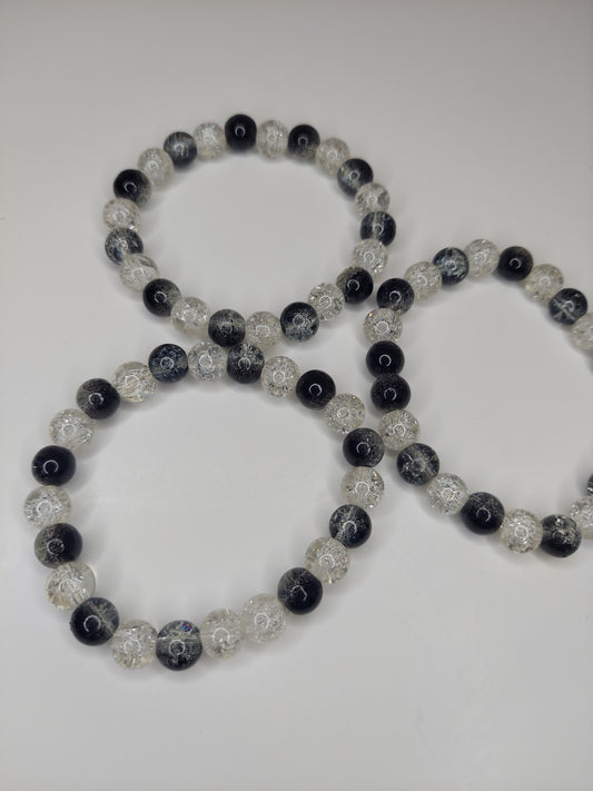Black and White Crackle Glass Beaded Bracelet (1pc)